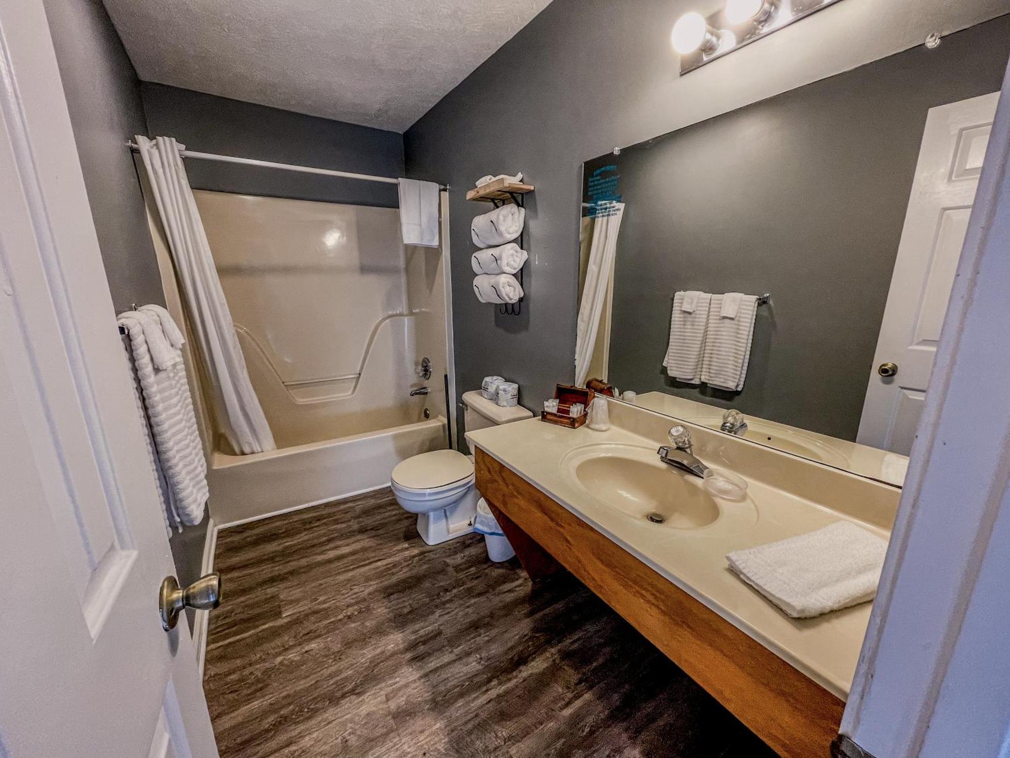 Hotel Timber Pointe