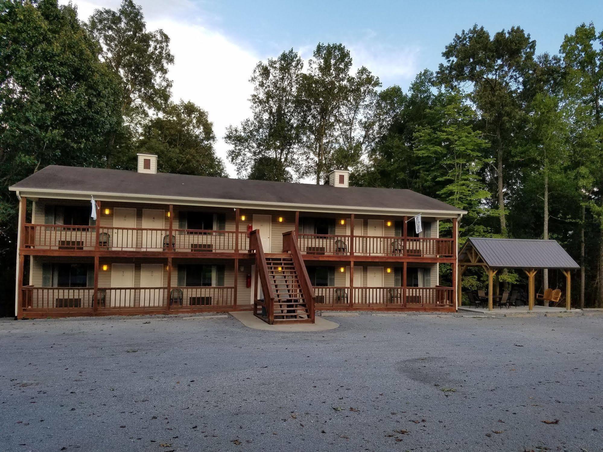 Timber Pointe Hotel 5*