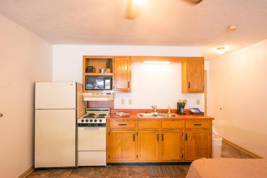 Timber Pointe Hotel