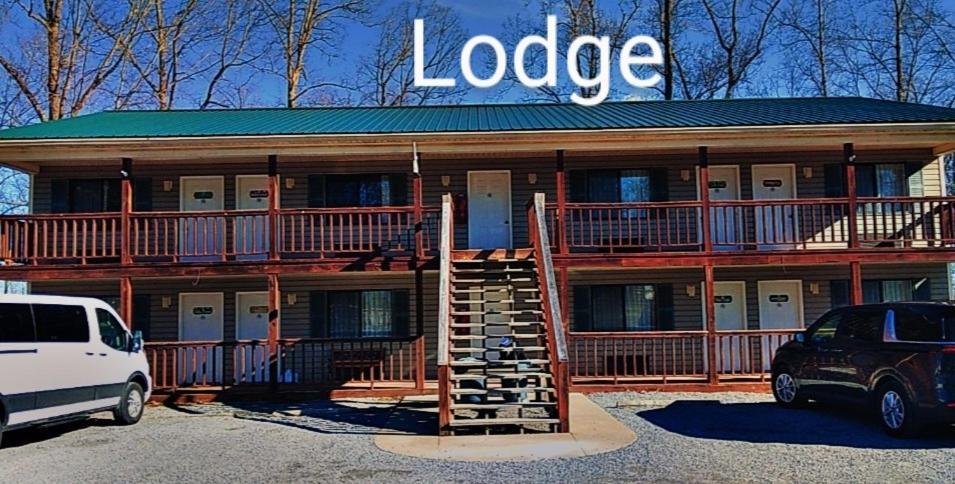 Timber Pointe Hotel 5*