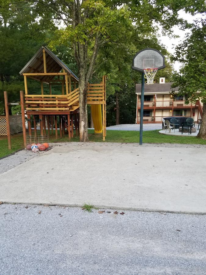 Timber Pointe 5*