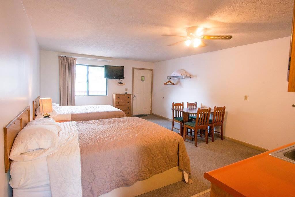 Timber Pointe Hotel 5*